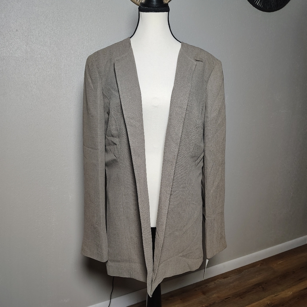 Cintas NWT Elegant Women's Taupe Blazer Size 14